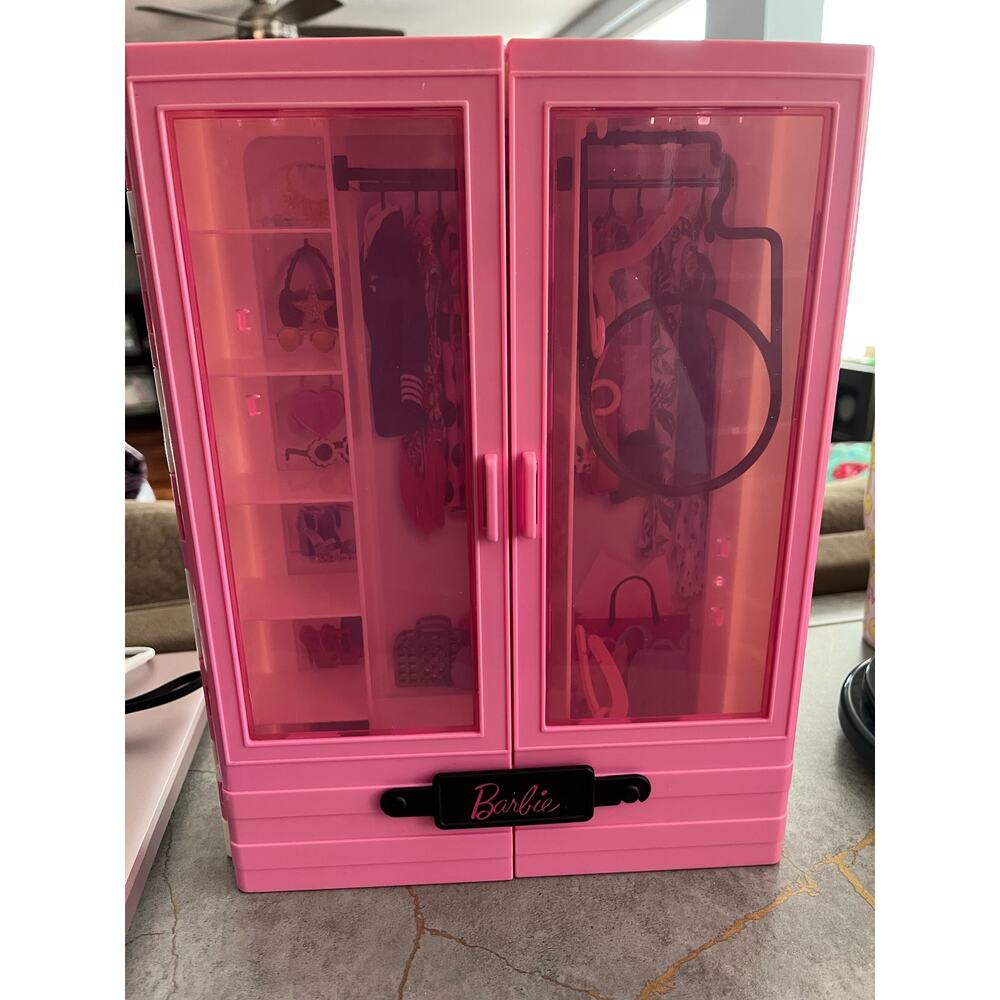2018 Barbie Wardrobe Closet Portable Carrying Case-GREAT CONDITION-Display Only
